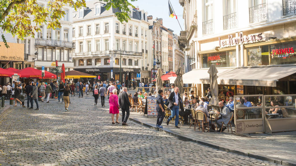 Urban Court - View of bars and paved street next to the Grand Place